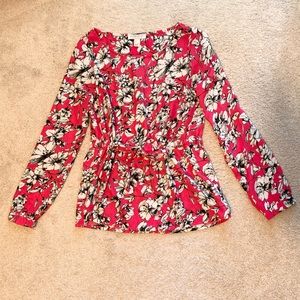 Forever 21 Blouse, built in tie around waist. Perfect for work or dinner.